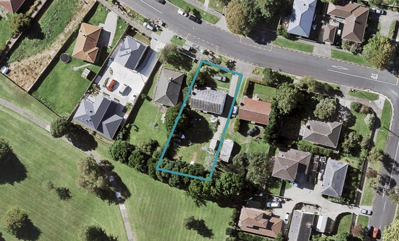 45 Eastview Road, Glen Innes, Auckland - Carousel 1
