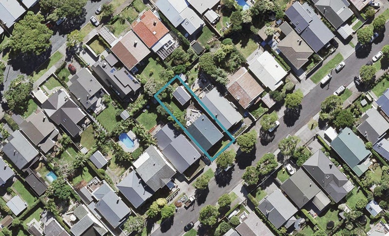 16 Cumberland Avenue, Westmere, Auckland - Carousel 1