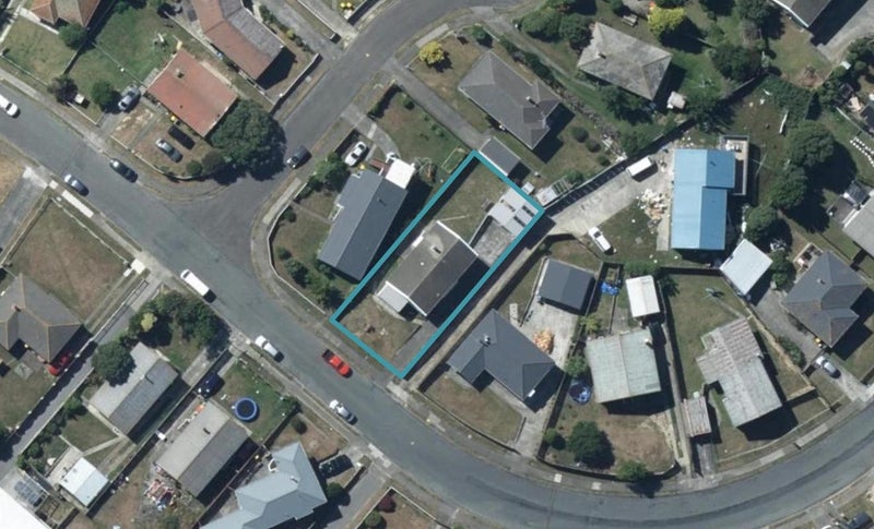 35 Rangituhi Crescent, Takapuwahia, Porirua - Carousel 1