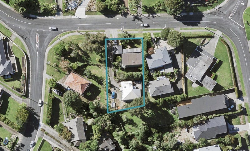 1/17 Churchill Road, Cockle Bay, Auckland - Carousel 1