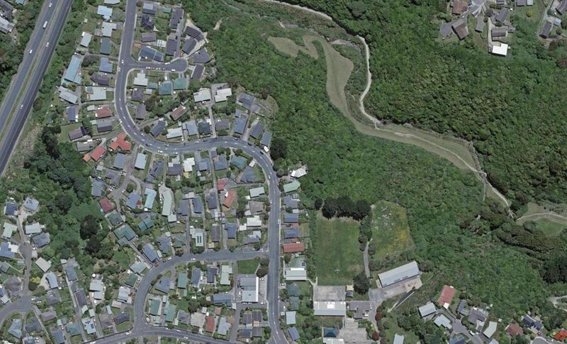 24 Mark Avenue, Paparangi, Wellington - Carousel 1