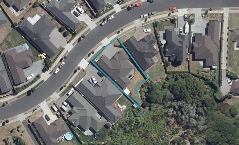 190 St James Drive, Huntington, Hamilton - Carousel 1