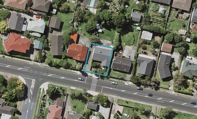 44 Reeves Road, Pakuranga, Auckland - Carousel 1
