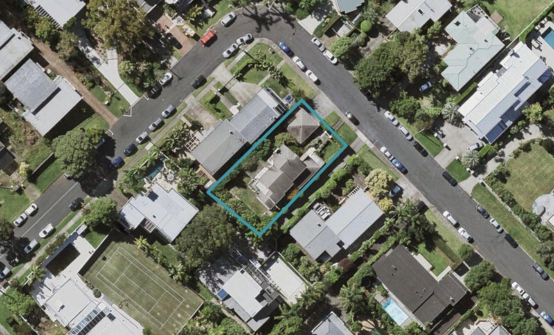 38 Lake View Road, Takapuna, Auckland - Carousel 1