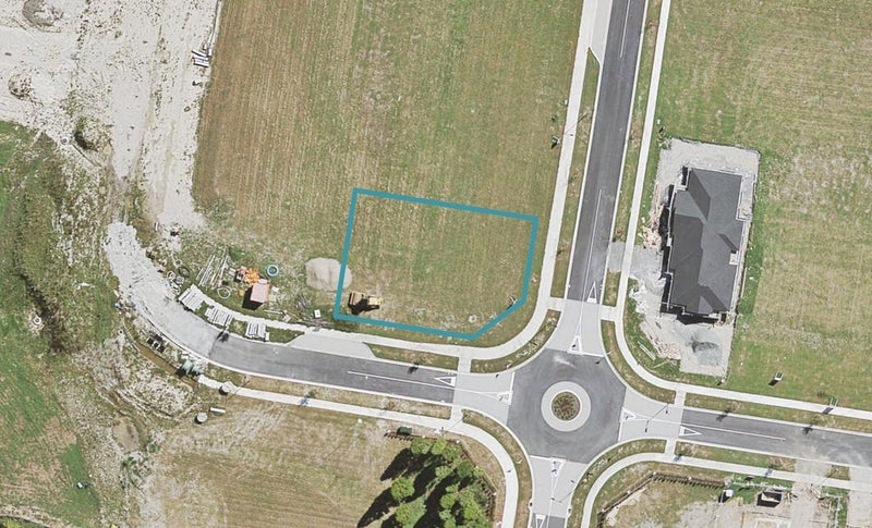 2 Len Ireland Drive, Kumeu - Carousel 1
