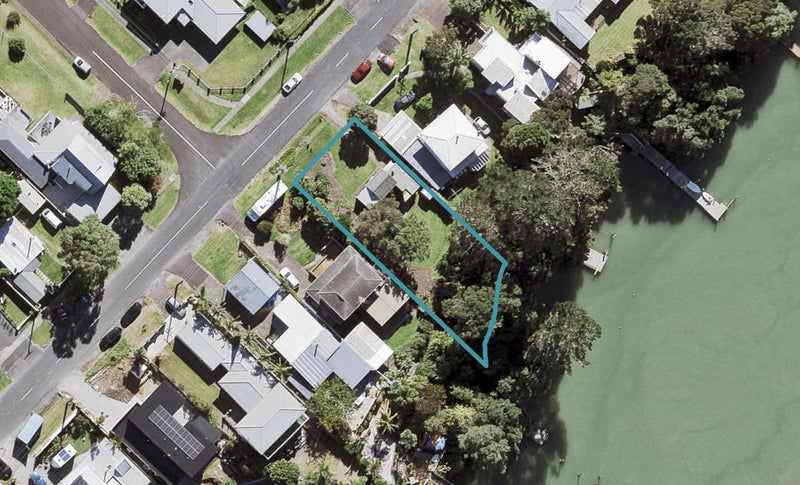 95 Ferry Parade, Herald Island, Auckland - Carousel 1