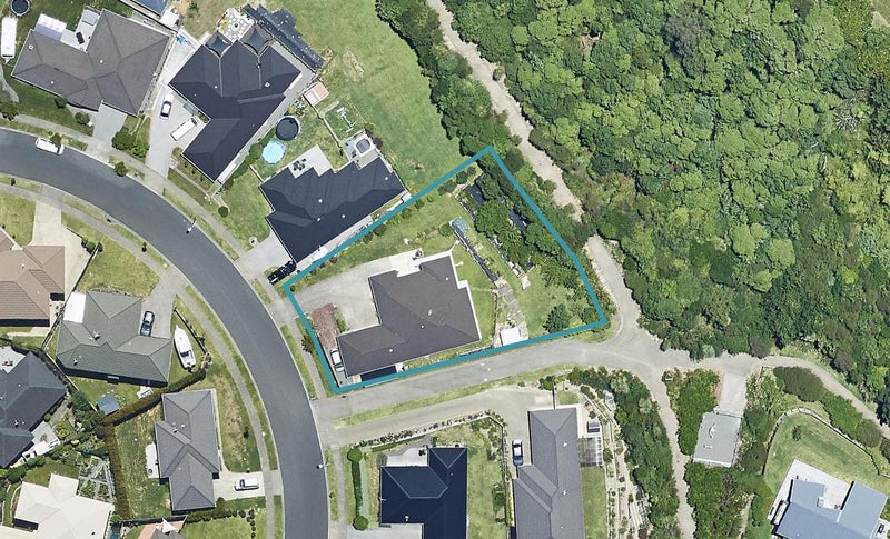 35 Bathurst Crescent, Pyes Pa, Tauranga - Carousel 1