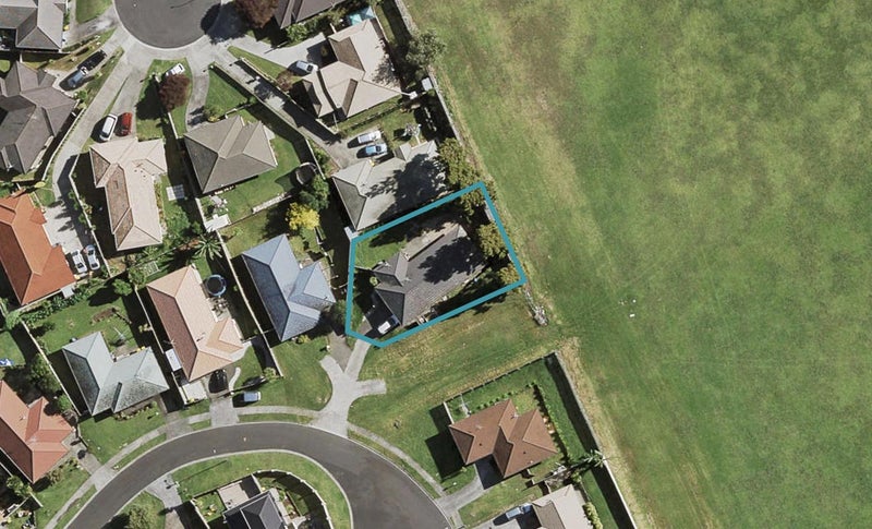 12 Derryveagh Lane, Weymouth, Auckland - Carousel 1