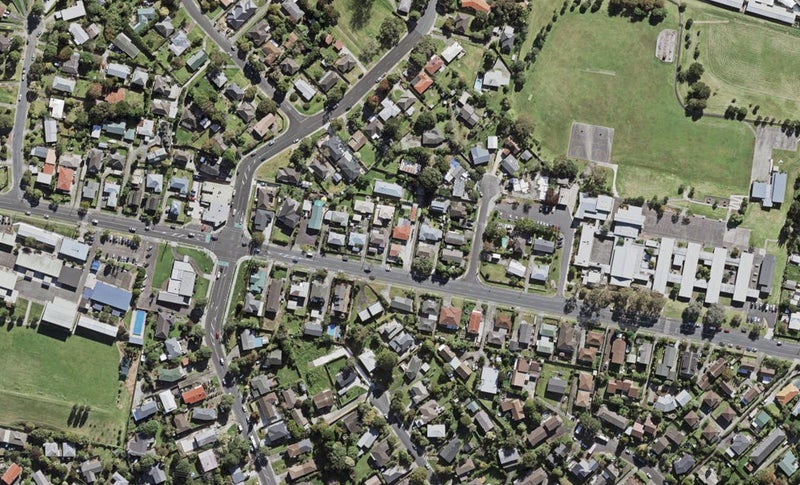 126B Chivalry Road, Glenfield, Auckland - Carousel 1