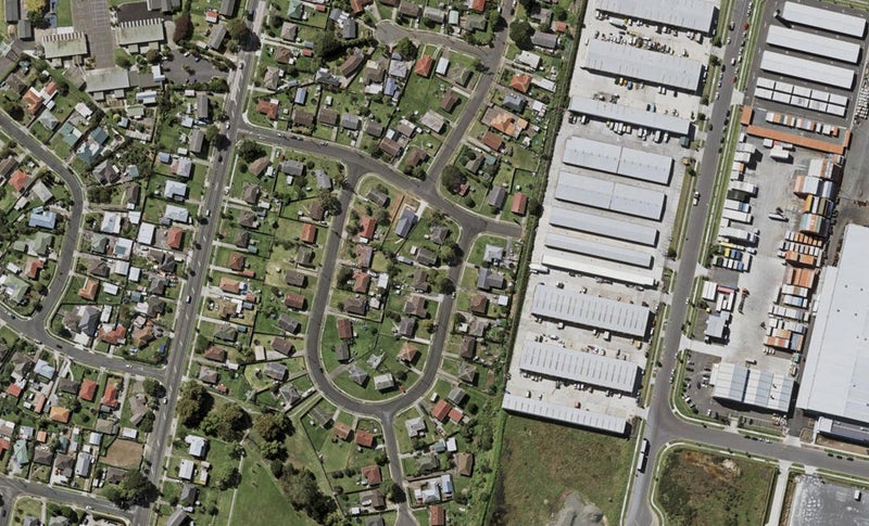 28 Featherston Crescent, Otara, Auckland - Carousel 1
