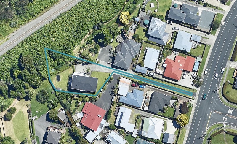 80 Queen Road, Bellevue, Tauranga - Carousel 1