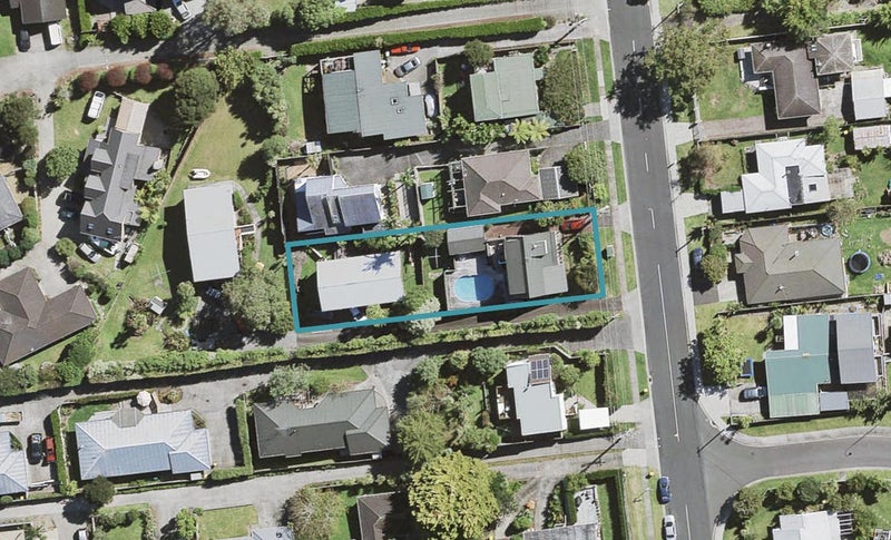 1/65 Konini Road, Titirangi, Auckland - Carousel 1