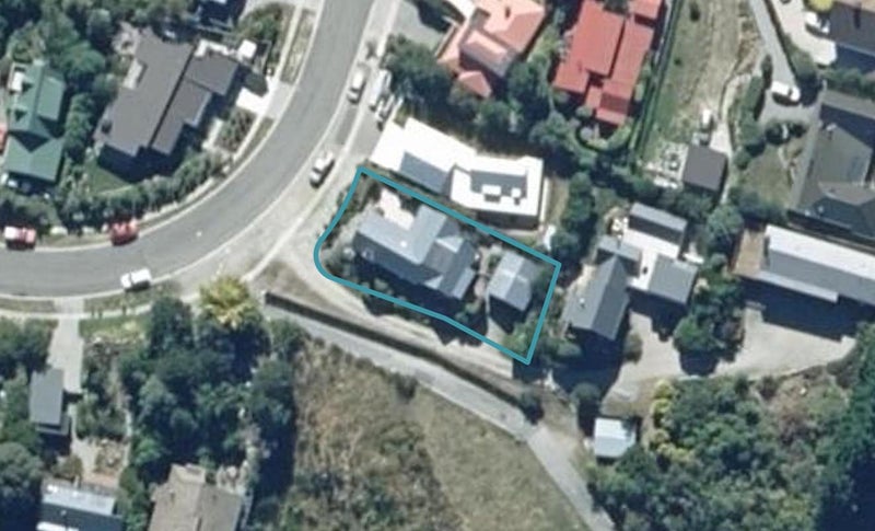 10 Cedar Drive, Kelvin Heights, Queenstown - Carousel 1