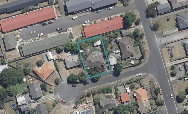 1 Freyberg Street, Hamilton East, Hamilton - Carousel 1
