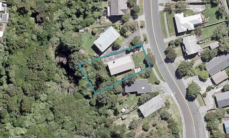 203 Dowse Drive, Maungaraki, Lower Hutt - Carousel 1