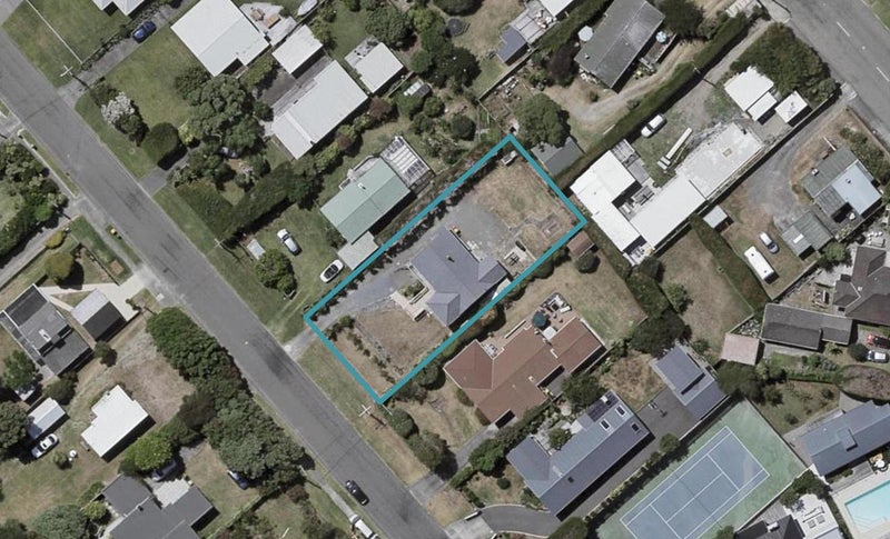 35 Rangihiroa Street, Waikanae Beach, Waikanae - Carousel 1