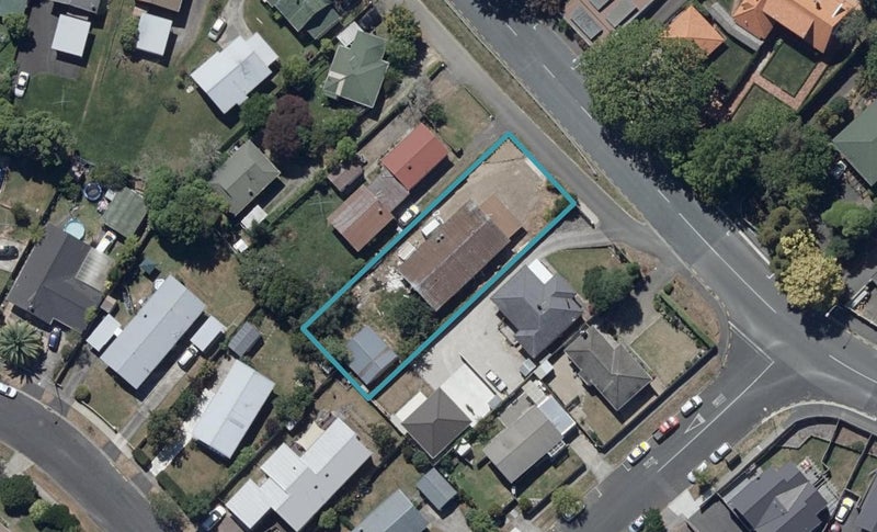 71A Lake Crescent, Hamilton Lake, Hamilton - Carousel 1