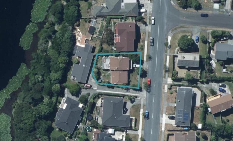 8 Exploration Way, Whitby, Porirua - Carousel 1