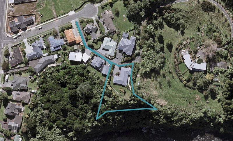 10C Tupare Place, Highlands Park, New Plymouth - Carousel 1