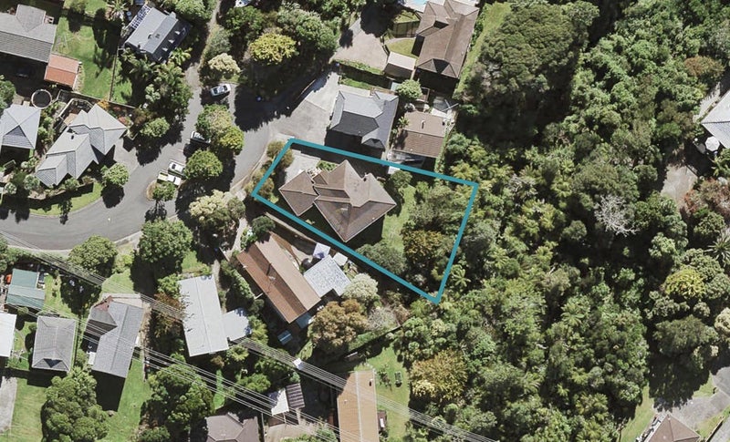 9 Iberia Place, Lynfield, Auckland - Carousel 1