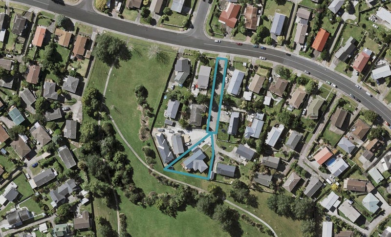 69A Athena Drive, Totara Vale, Auckland - Carousel 1