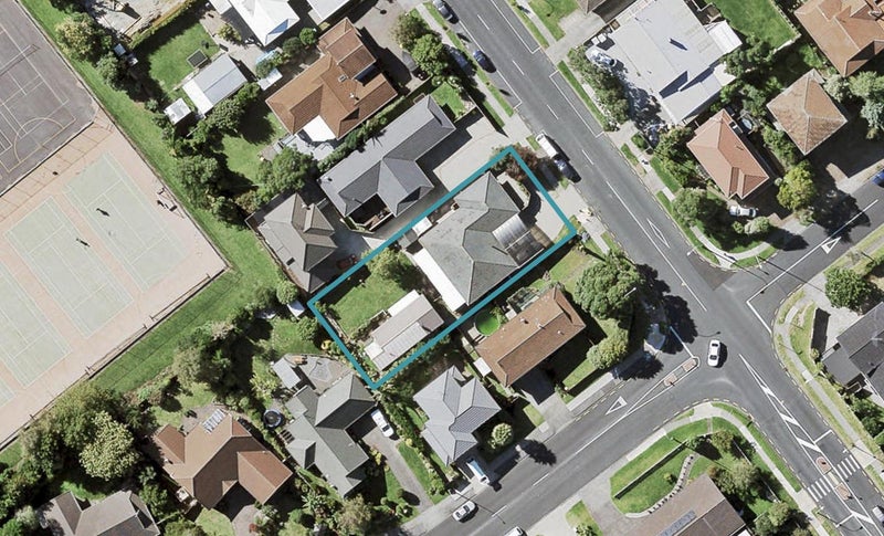 57 Sandspit Road, Cockle Bay, Auckland - Carousel 1
