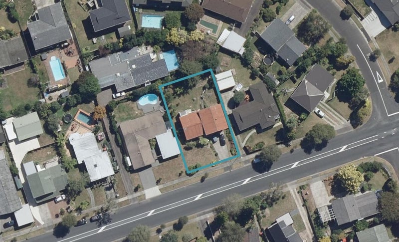 43 Glen Lynne Avenue, Queenwood, Hamilton - Carousel 1