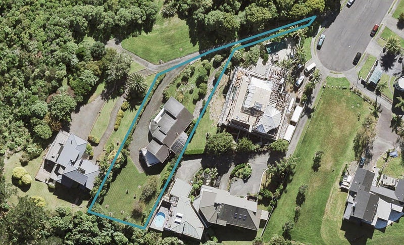 33 Sylvania Crescent, Lynfield, Auckland - Carousel 1