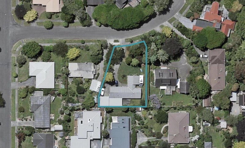 6 York Avenue, Waikanae - Carousel 1
