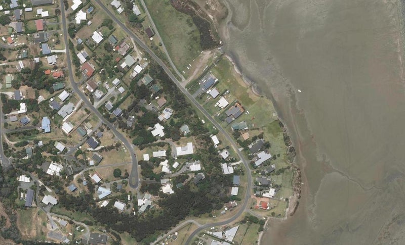 28 Lincoln Street, Mangawhai Heads, Mangawhai - Carousel 1