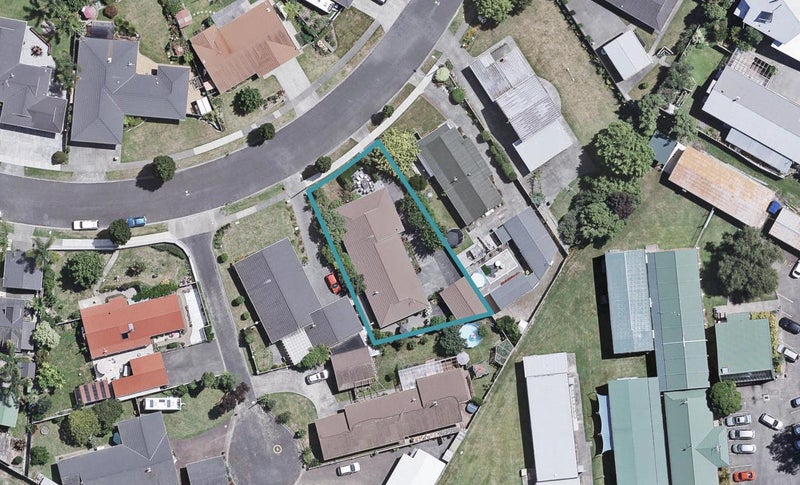 13 Lowther Place, Taradale, Napier - Carousel 1