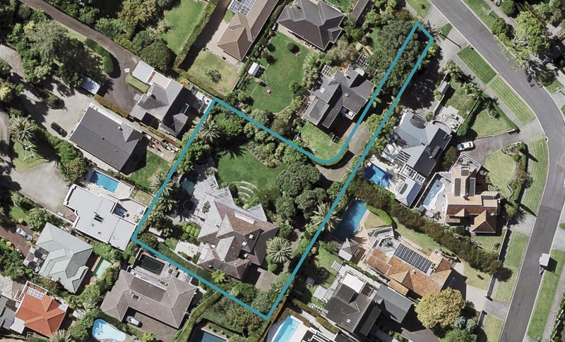 33 Codrington Crescent, Mission Bay, Auckland - Carousel 1