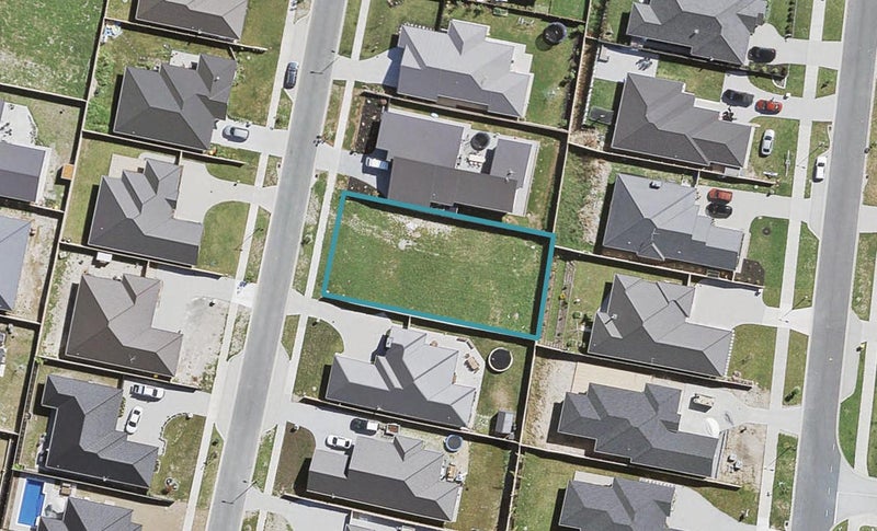15 Eric Farley Drive, Kumeū - Carousel 1