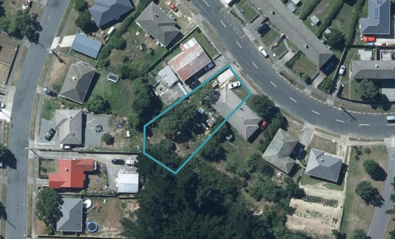 92 Bedford Street, Cannons Creek, Porirua - Carousel 1