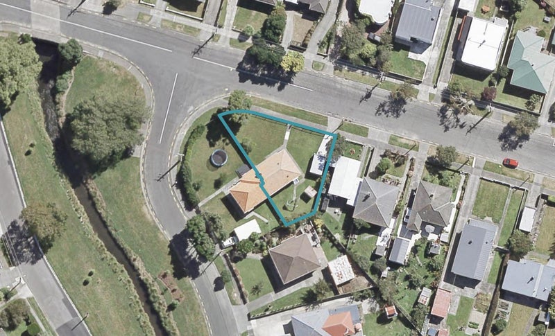 177 Whites Line, WAIWHETU, LOWER HUTT - Carousel 1