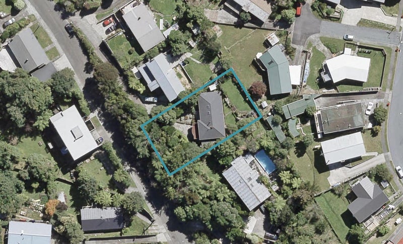 21 Vista Crescent, Maoribank, Upper Hutt - Carousel 1