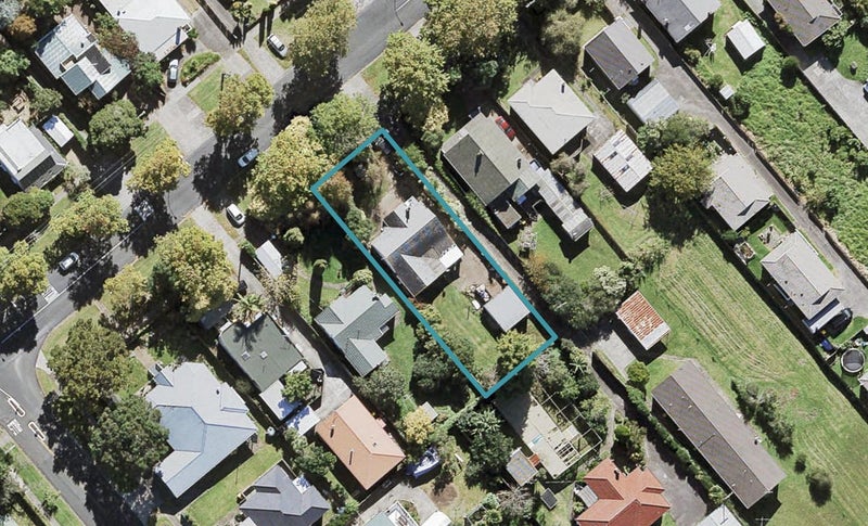 32 Seabrook Avenue, New Lynn, Auckland - Carousel 1
