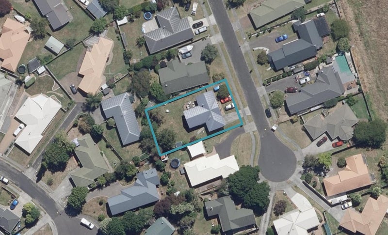 10 Drake Place, Fairview Downs, Hamilton - Carousel 1