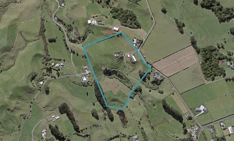 53 Pitt Road, Hillsborough, New Plymouth - Carousel 1