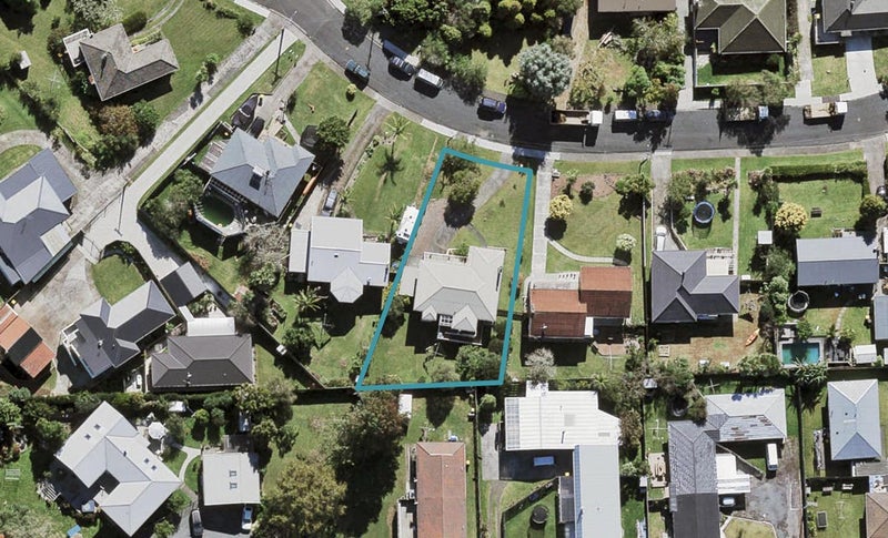 14 Murray Road, Te Atatu Peninsula, Auckland - Carousel 1
