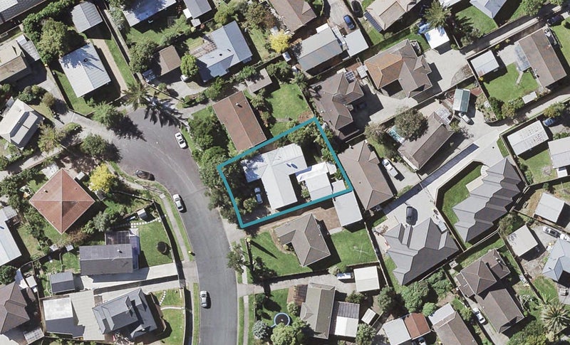 25 Fiesta Drive, Half Moon Bay, Auckland - Carousel 1