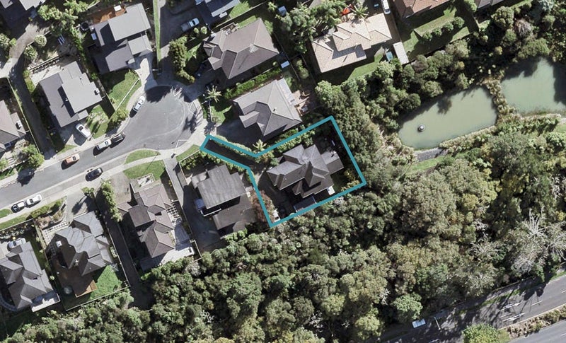 23 Catlins Place, Fairview Heights, Auckland - Carousel 1
