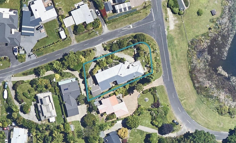 11 Benn Road, Lake Okareka, Rotorua - Carousel 1
