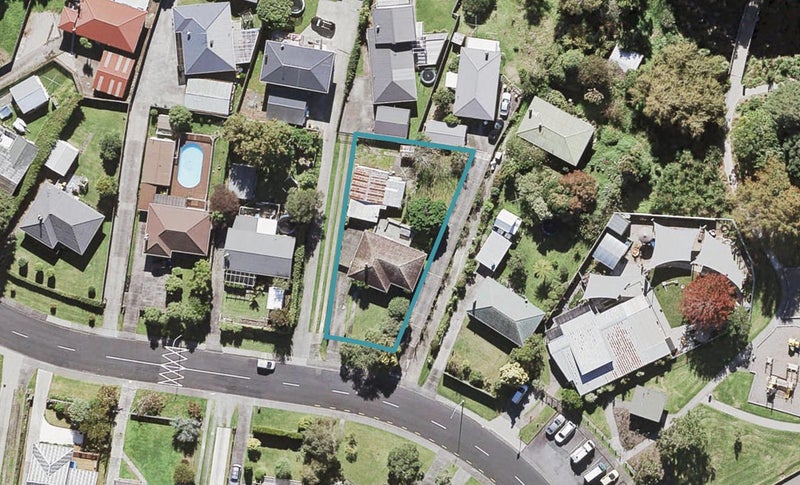 18 La Rosa Street, Green Bay, Auckland - Carousel 1