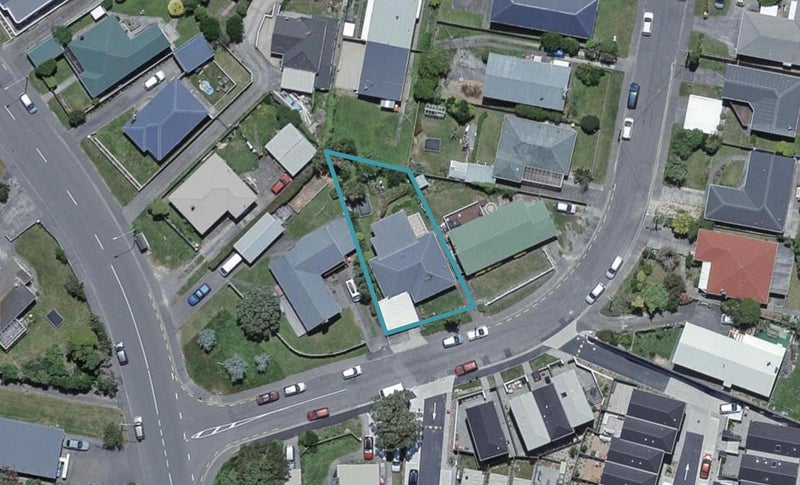 3 Oswald Crescent, Paparangi, Wellington - Carousel 1