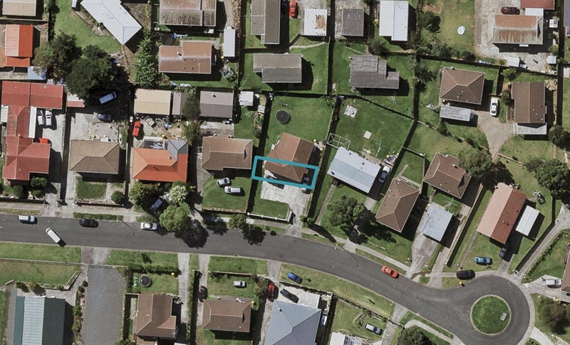 12B Caserta Place, Clover Park, Auckland - Carousel 1