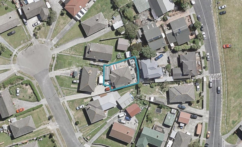 2/17 Puketapu Grove, Waiwhetu, Lower Hutt - Carousel 1