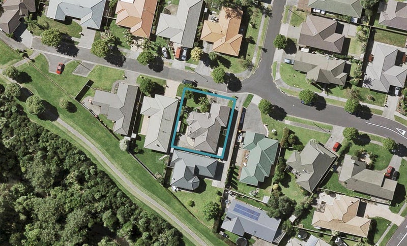 10 Morestead Avenue, Huntington Park, Auckland - Carousel 1