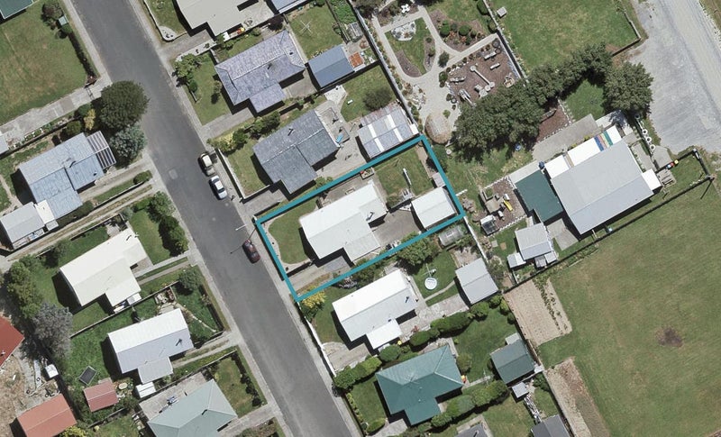 16 Ottrey Street, Clifton, Invercargill - Carousel 1