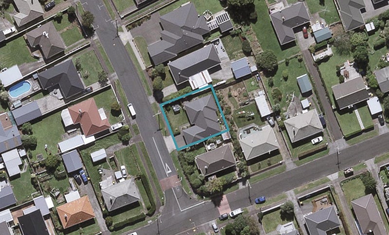 63 Lismore Street, Merrilands, New Plymouth - Carousel 1